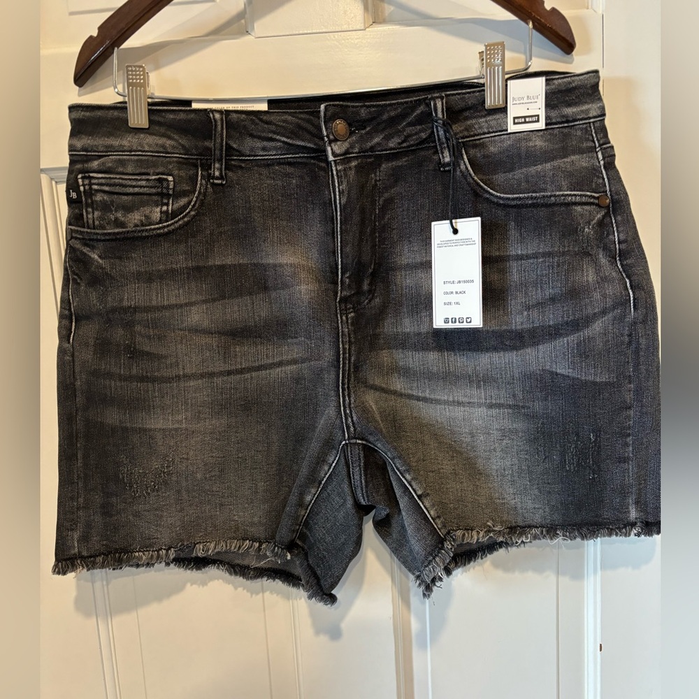 1XL Judy Blue grey denim shorts